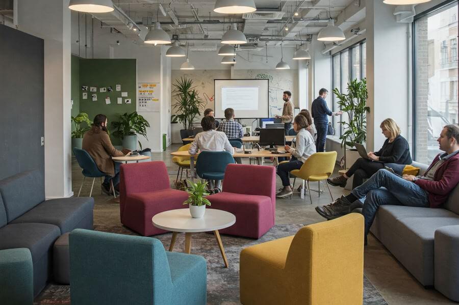 Read more about the article Scaling Your Business in a Coworking Space: What You Need to Know